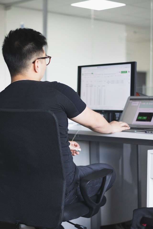 Desk Job Def From the Benefits to Creative Options: Working Out When You Have a Desk ...